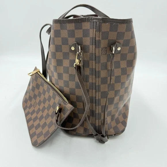 Checkered Brown Tote Bag with Pouch - Picture 4 of 10